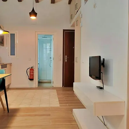 Sant Antoni 3 - Downtown Barcelona. Modern *